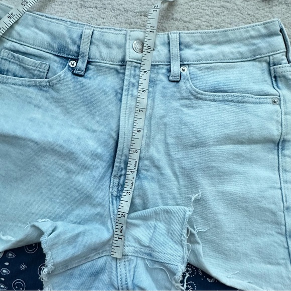 Old Navy Light Wash OG High Rise Shorts Exposed Pockets - Picture 9 of 10